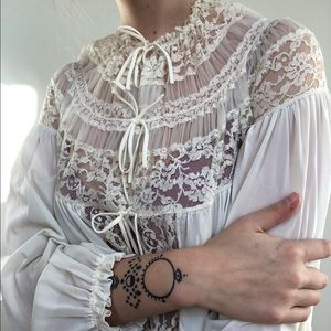 Vintage Cream Lacy Pirate Style Blouse